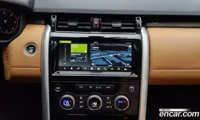 Land Rover Discovery 2018 3.0 Автомат в Москве № 213628, миниатюра 2