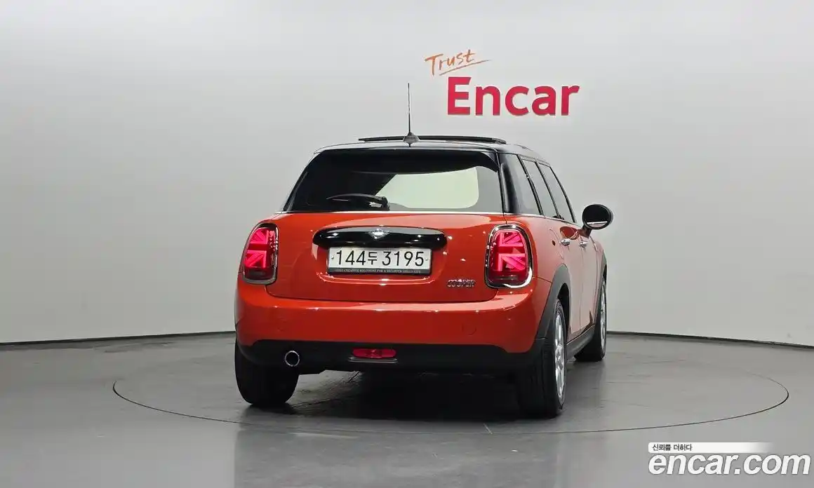 Mini Cooper 2019 1.5 Автомат в Москве № 214265, фото 13