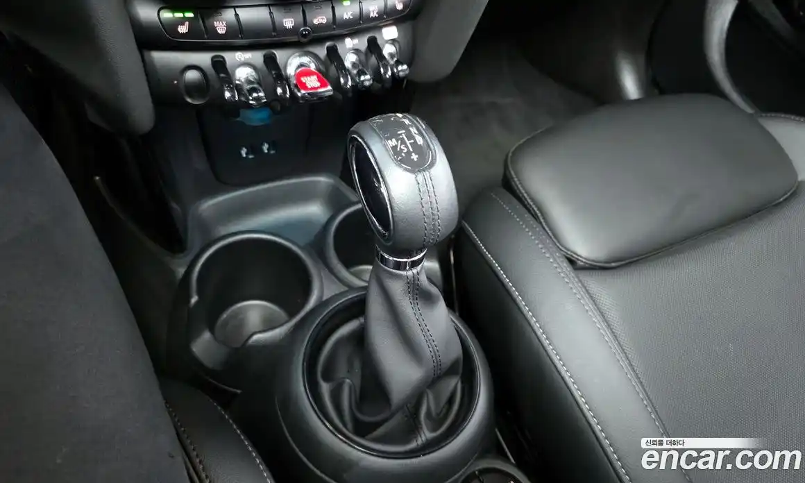 Mini Cooper 2019 1.5 Автомат в Москве № 214265, фото 18