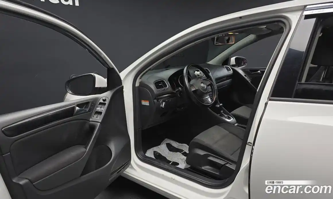 Volkswagen Golf 2010 2.0 Автомат в Москве № 215353, фото 1