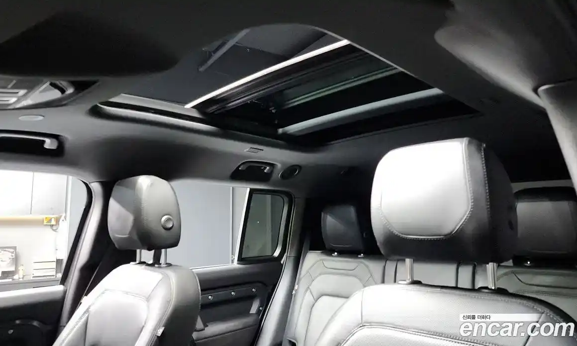 Land Rover Defender 2024 3.0 Автомат в Москве № 231134, фото 17