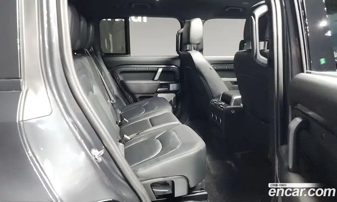 Land Rover Defender 2024 3.0 Автомат в Москве № 231134, фото 6