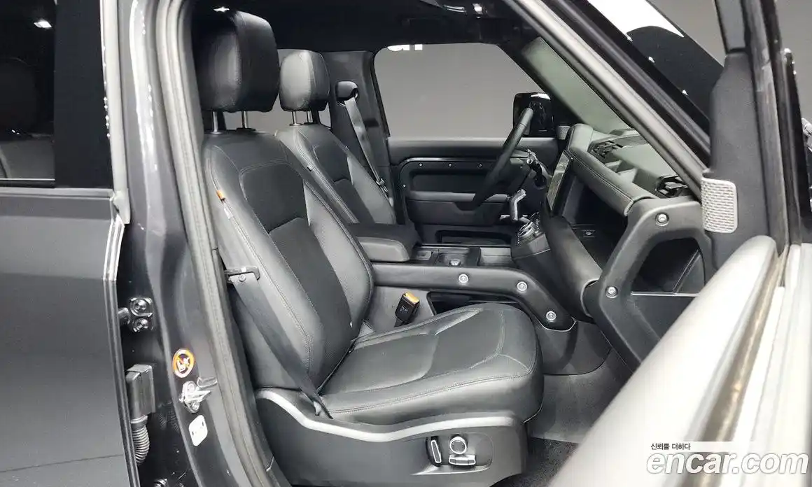 Land Rover Defender 2024 3.0 Автомат в Москве № 231134, фото 7