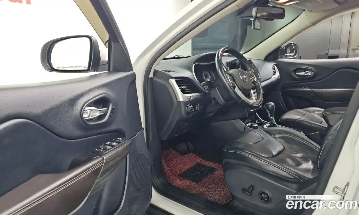 Jeep Cherokee 2014 2.0 Автомат в Москве № 232727, фото 3