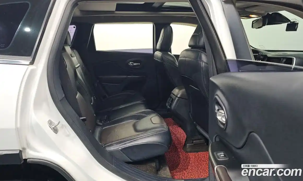 Jeep Cherokee 2014 2.0 Автомат в Москве № 232727, фото 7