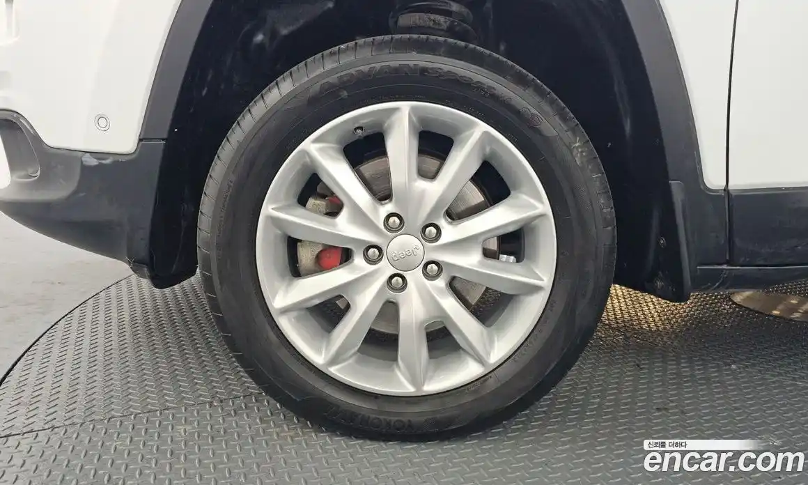 Jeep Cherokee 2014 2.0 Автомат в Москве № 232727, фото 9