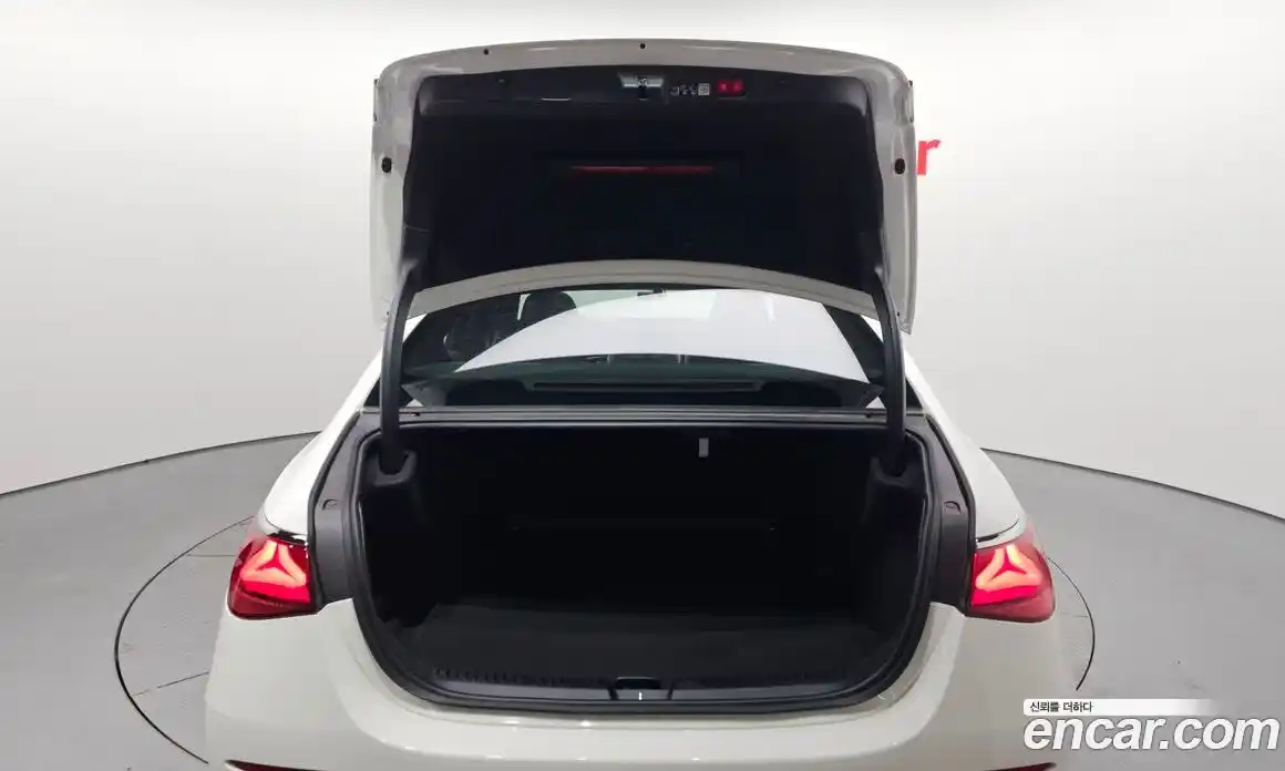 Mercedes-Benz E-Class 2025 2.0 Автомат в Москве № 237986, фото 16