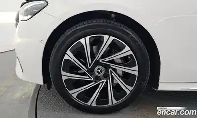 Mercedes-Benz E-Class 2025 2.0 Автомат в Москве № 237986, миниатюра 6