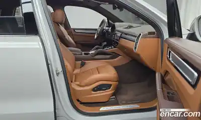 Porsche Cayenne 2023 3.0 Автомат в Москве № 294088, миниатюра 2