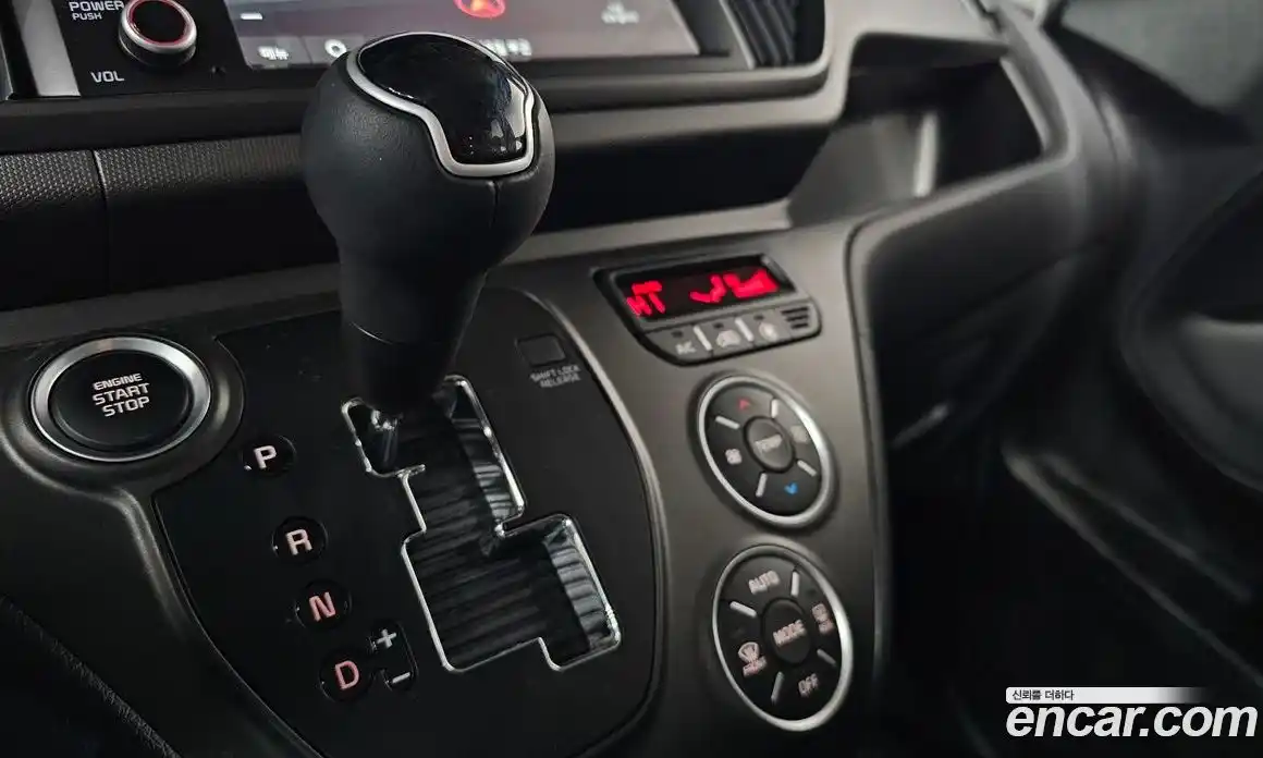 Kia Ray 2024 1.0 Автомат в Москве № 75139, фото 11