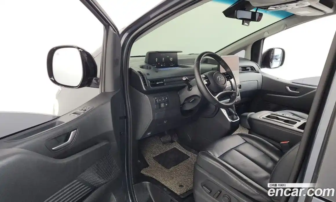 Hyundai Staria 2023 2.2 Автомат в Москве № 8181, фото 3