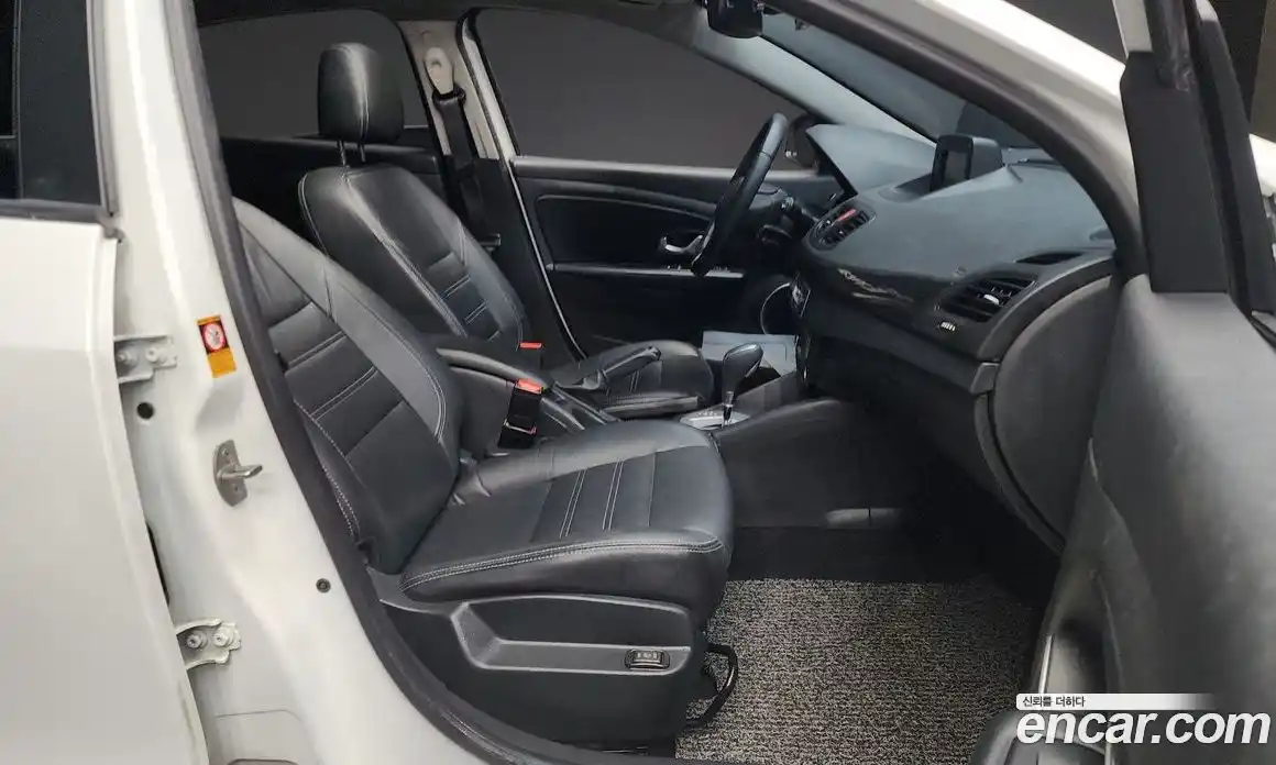 Renault SM3 2015 1.6 Автомат в Москве № 107247, фото 19