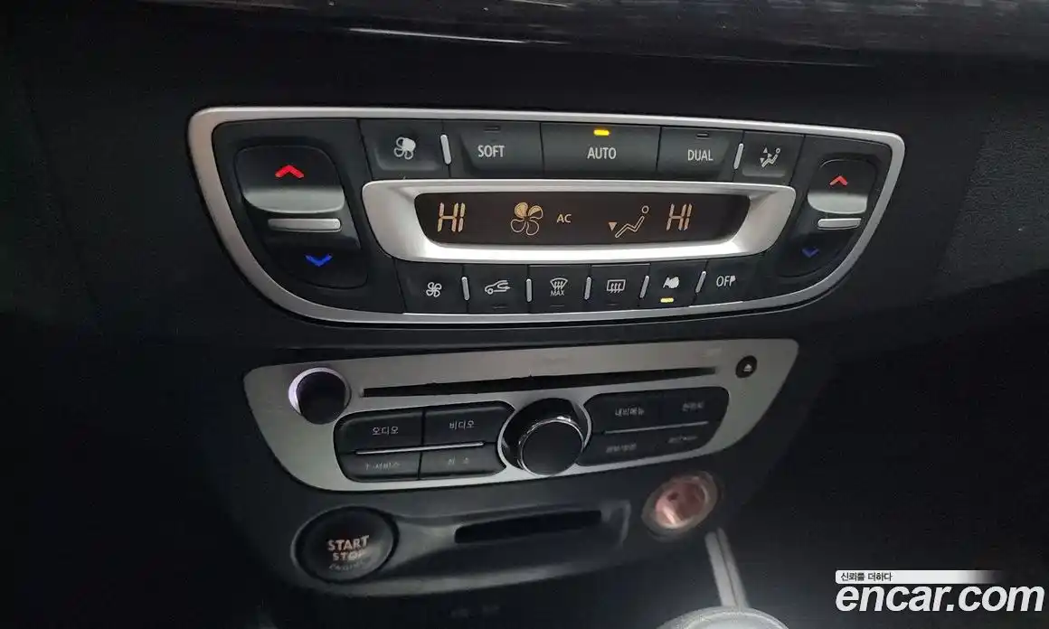 Renault SM3 2015 1.6 Автомат в Москве № 107247, фото 3