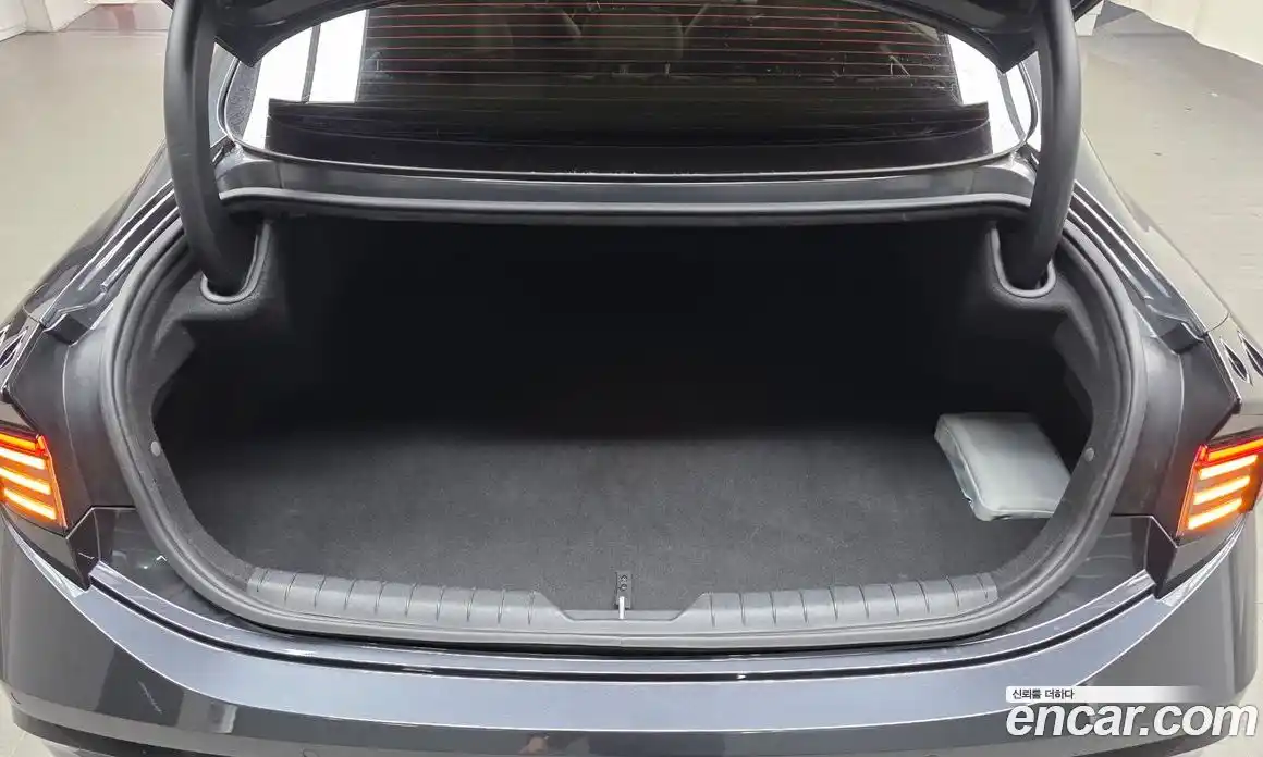 Hyundai Sonata 2024 2.0 Автомат в Москве № 111296, фото 13