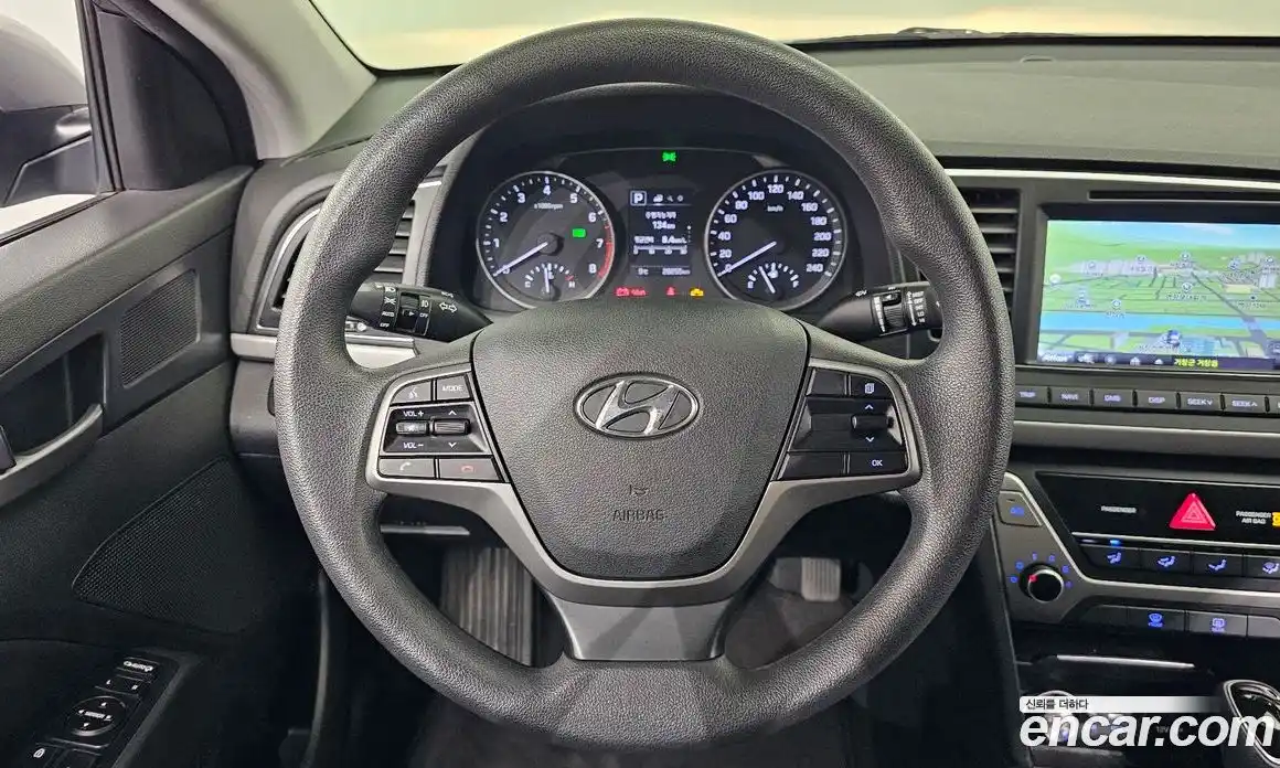 Hyundai Avante 2018 1.6 Автомат в Москве № 113075, фото 12