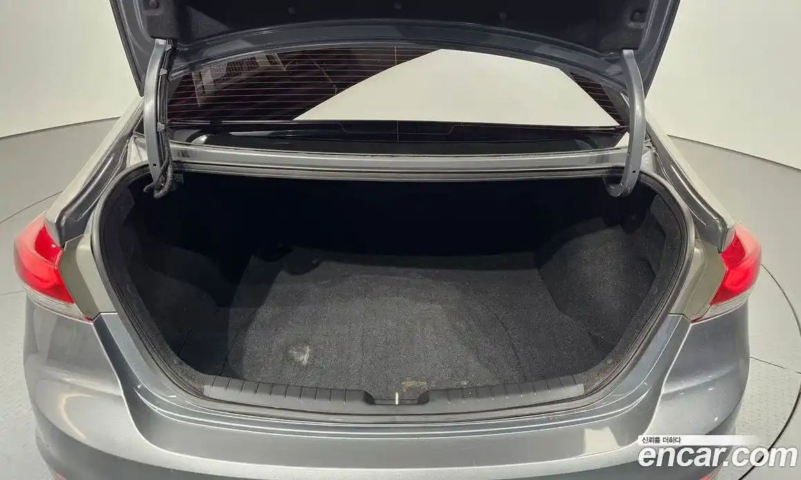 Hyundai Avante 2018 1.6 Автомат в Москве № 113075, фото 13