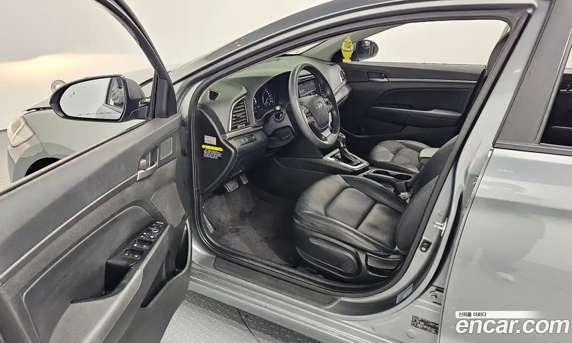 Hyundai Avante 2018 1.6 Автомат в Москве № 113075, фото 17