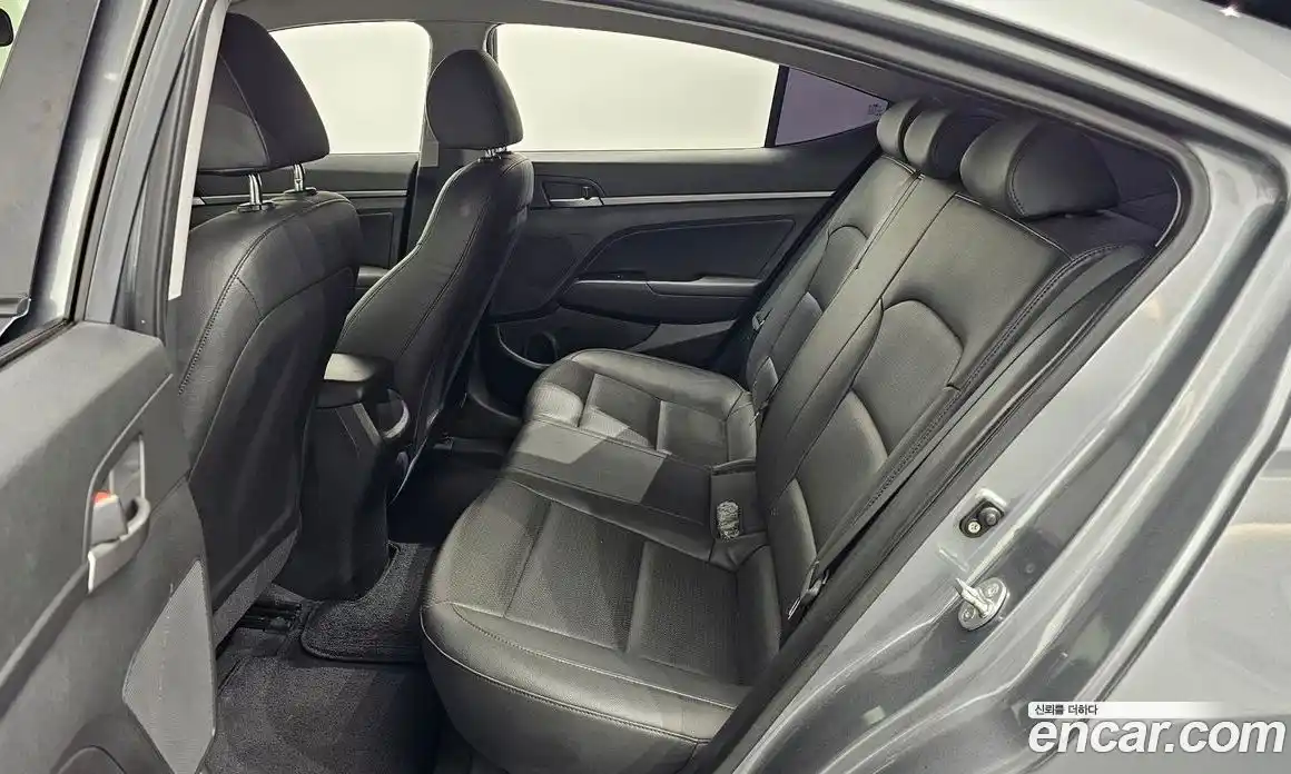 Hyundai Avante 2018 1.6 Автомат в Москве № 113075, фото 7