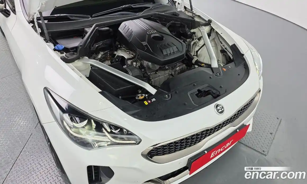 Kia Stinger 2018 2.0 Автомат в Москве № 120199, фото 16
