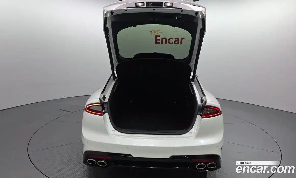 Kia Stinger 2018 2.0 Автомат в Москве № 120199, фото 9