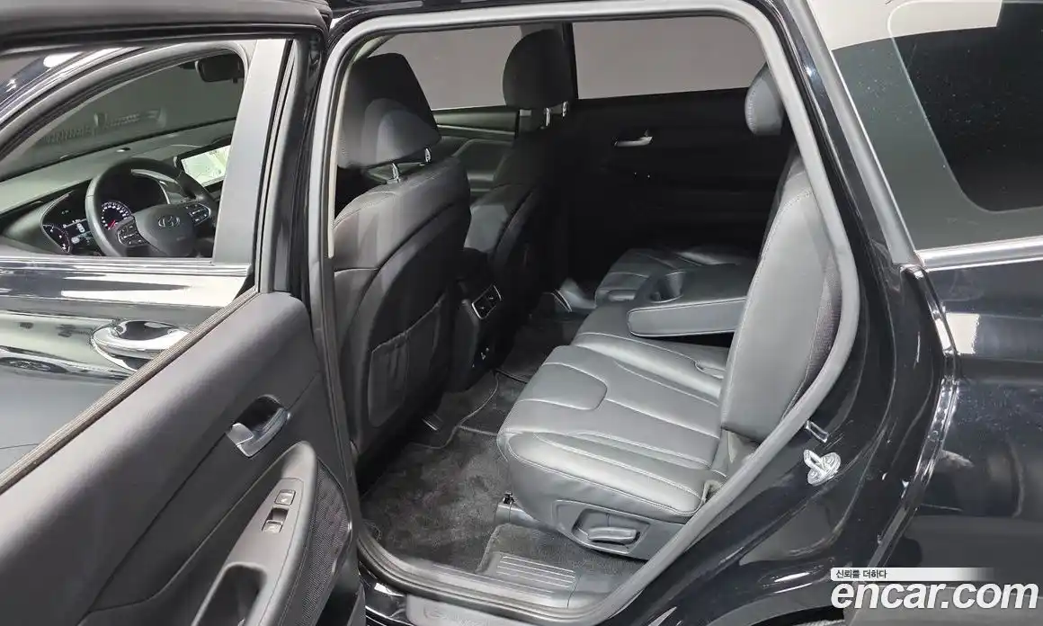 Hyundai Santa Fe 2023 2.2 Автомат в Москве № 126341, фото 3