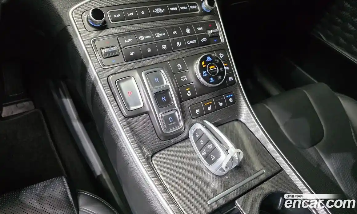 Hyundai Santa Fe 2023 2.2 Автомат в Москве № 126341, фото 5