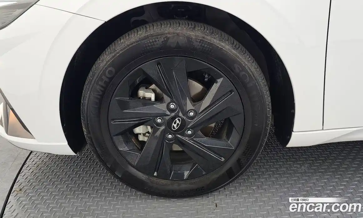 Hyundai Avante 2023 1.6 Автомат в Москве № 126570, фото 17