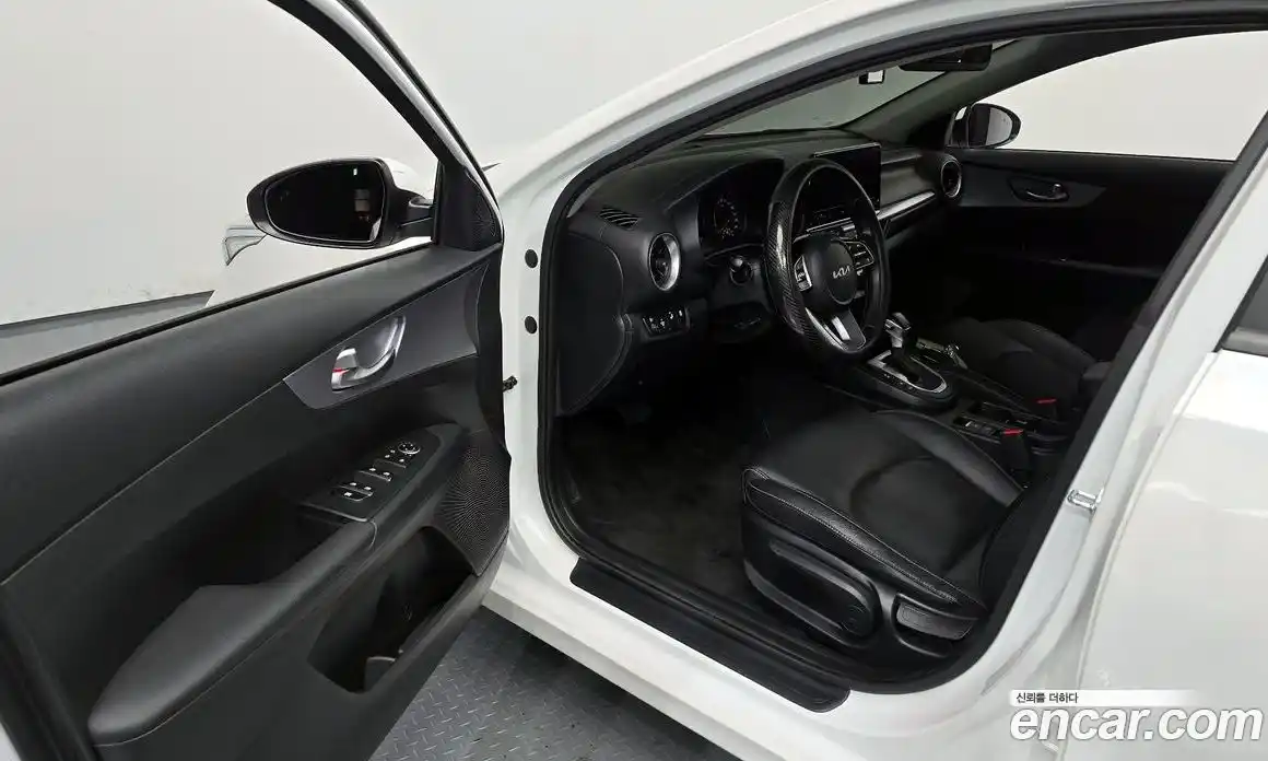 Kia K3 2022 1.6 Автомат в Москве № 134128, фото 8