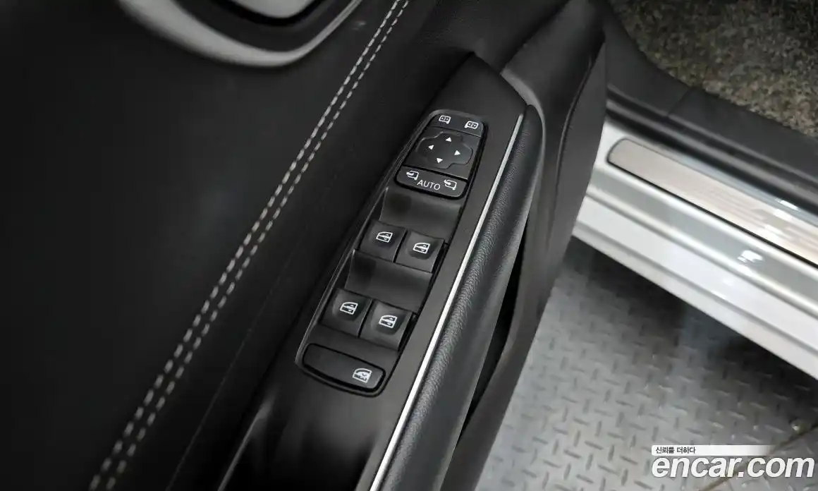 Renault SM6 2023 1.3 Автомат в Москве № 140114, фото 12