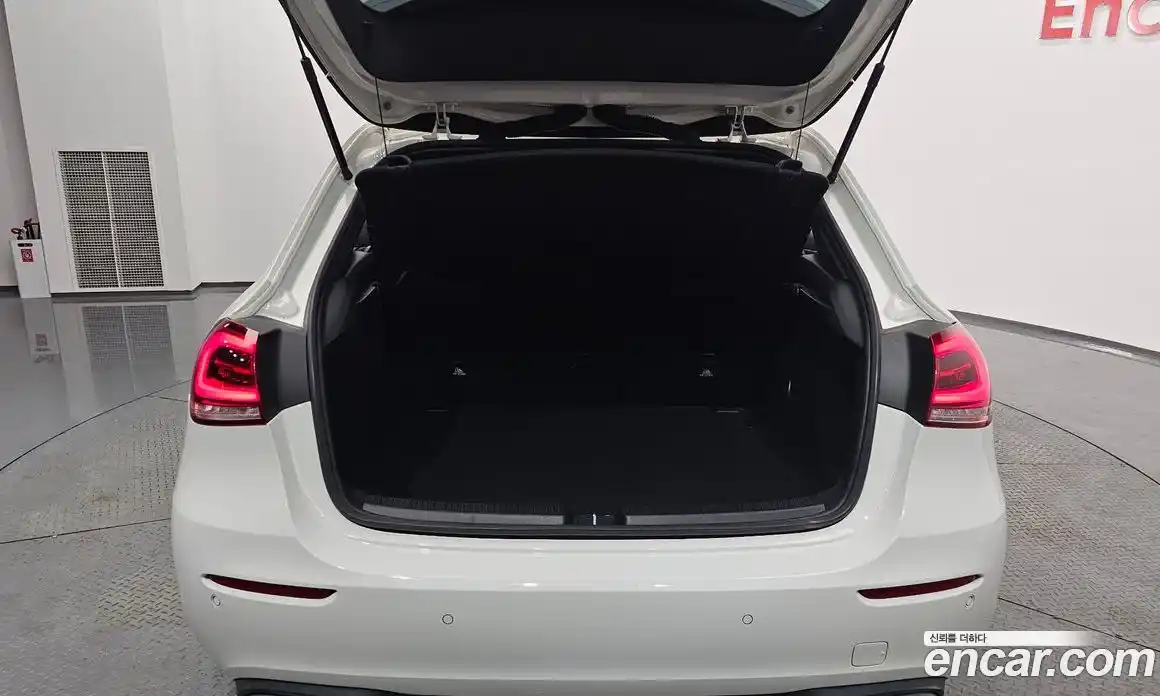 Mercedes-Benz A-Class 2021 2.0 Автомат в Москве № 142306, фото 19