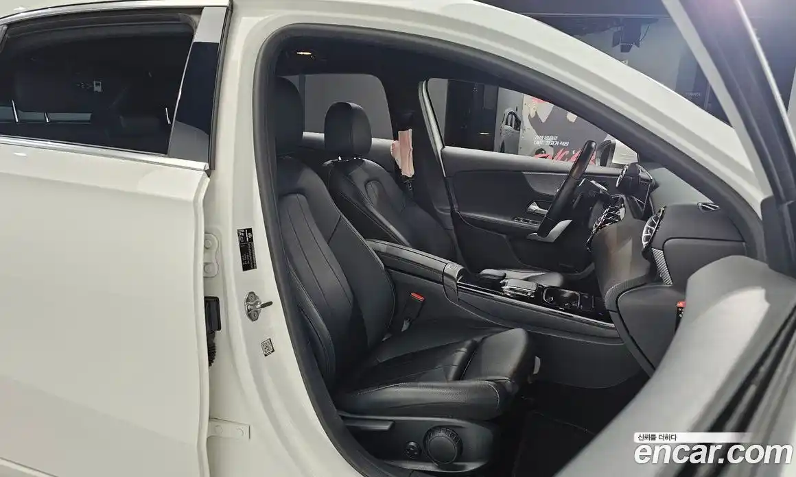 Mercedes-Benz A-Class 2021 2.0 Автомат в Москве № 142306, фото 5