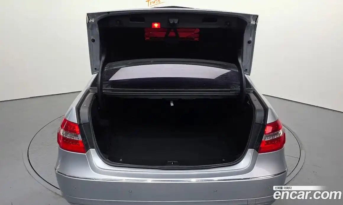 Mercedes-Benz E-Class 2011 3.5 Автомат в Москве № 142973, фото 1