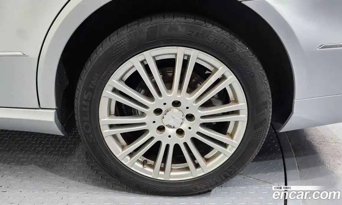 Mercedes-Benz E-Class 2011 3.5 Автомат в Москве № 142973, фото 16