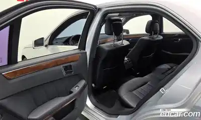 Mercedes-Benz E-Class 2011 3.5 Автомат в Москве № 142973, миниатюра 7