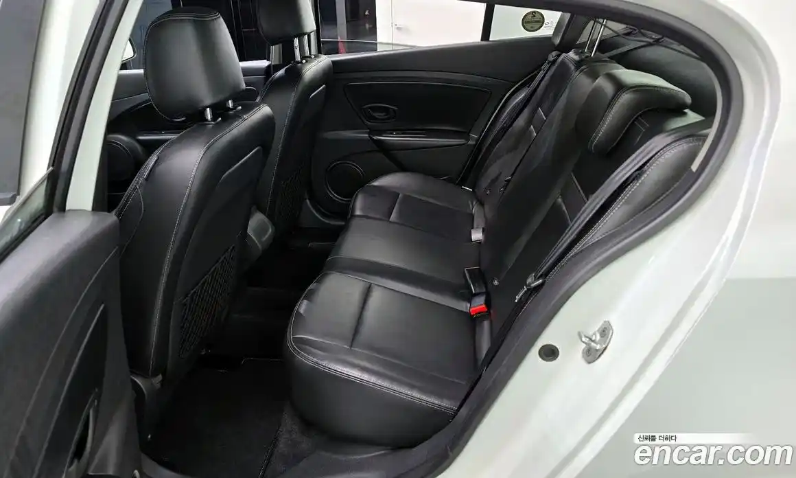 Renault SM3 2015 1.6 Автомат в Москве № 147615, фото 10