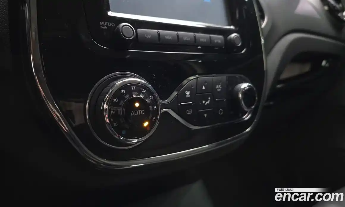 Renault QM3 2016 1.5 Автомат в Москве № 148068, фото 10