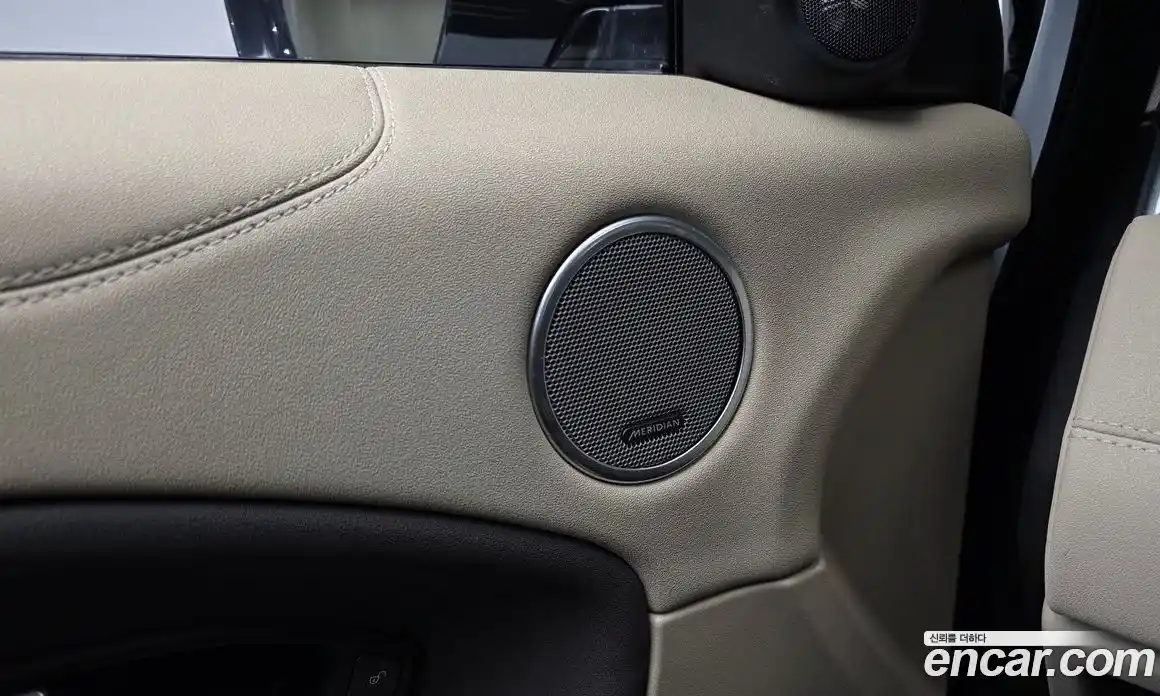 Land Rover Range-Rover Evoque 2016 2.0 Автомат в Москве № 154002, фото 1