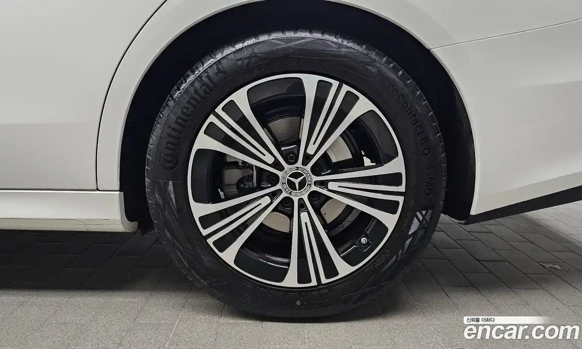 Mercedes-Benz E-Class 2025 2.0 Автомат в Москве № 159971, фото 5