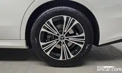 Mercedes-Benz E-Class 2025 2.0 Автомат в Москве № 159971, миниатюра 5