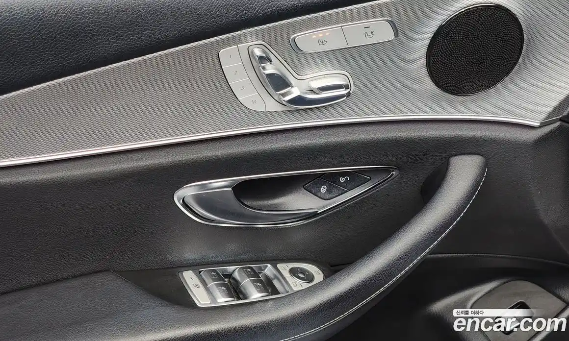 Mercedes-Benz E-Class 2017 2.0 Автомат в Москве № 161739, фото 12