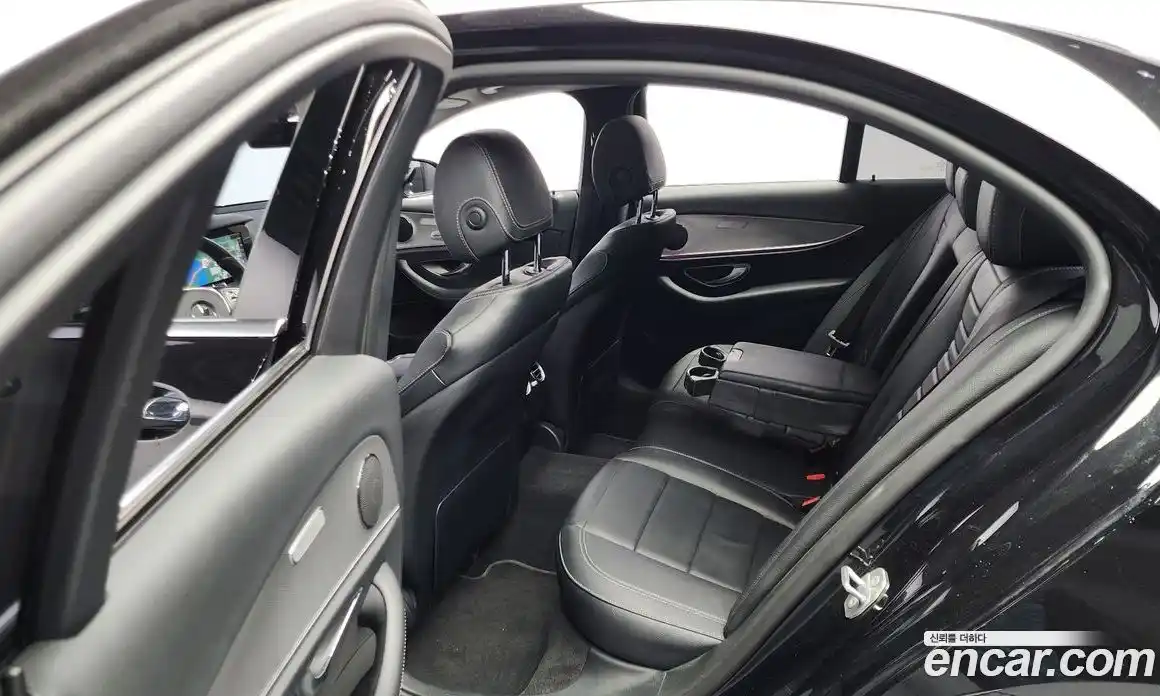 Mercedes-Benz E-Class 2017 2.0 Автомат в Москве № 161739, фото 14