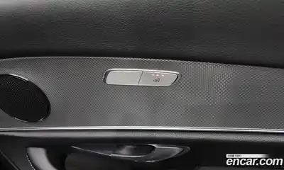 Mercedes-Benz E-Class 2017 2.0 Автомат в Москве № 161739, миниатюра 3