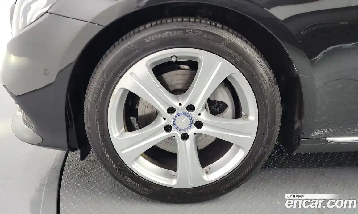 Mercedes-Benz E-Class 2017 2.0 Автомат в Москве № 161739, фото 5