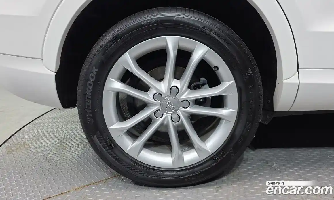 Audi Q3 2015 2.0 Автомат в Москве № 163593, фото 3