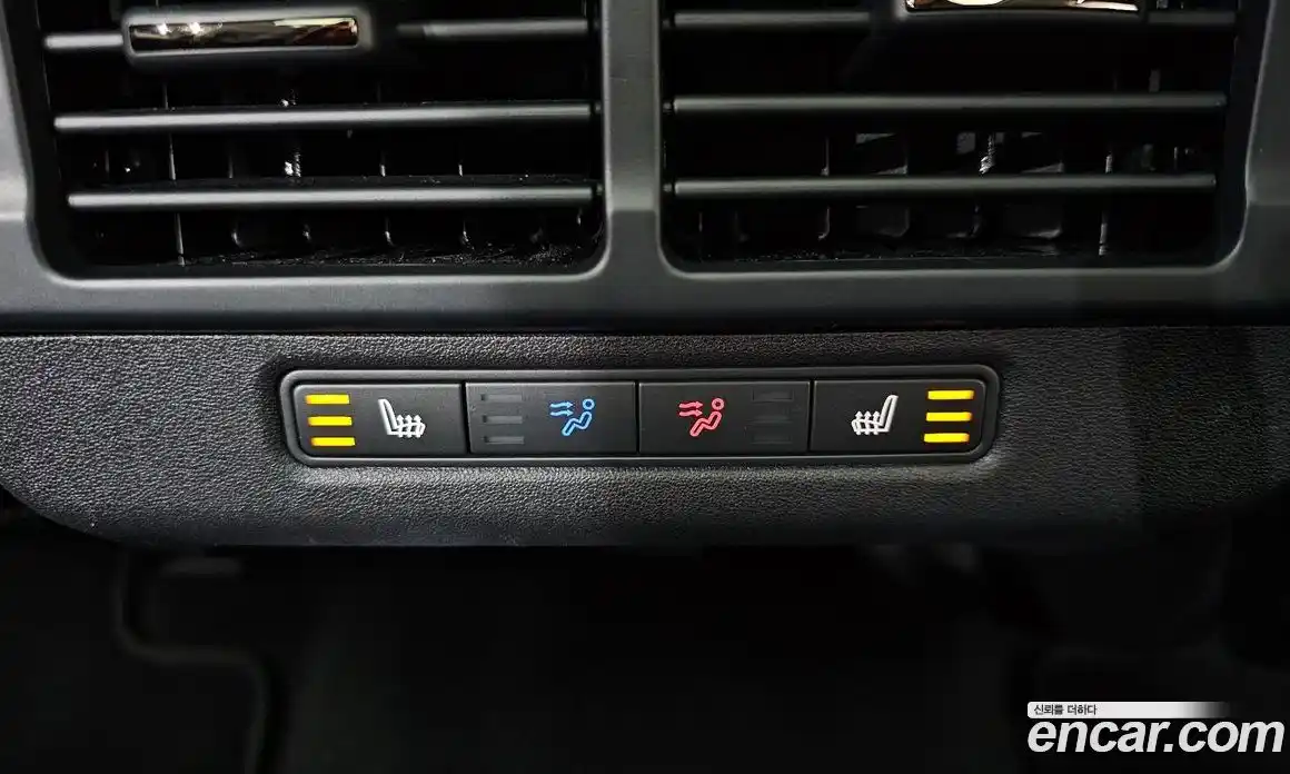 Land Rover Range-Rover Evoque 2024 2.0 Автомат в Москве № 165969, фото 19