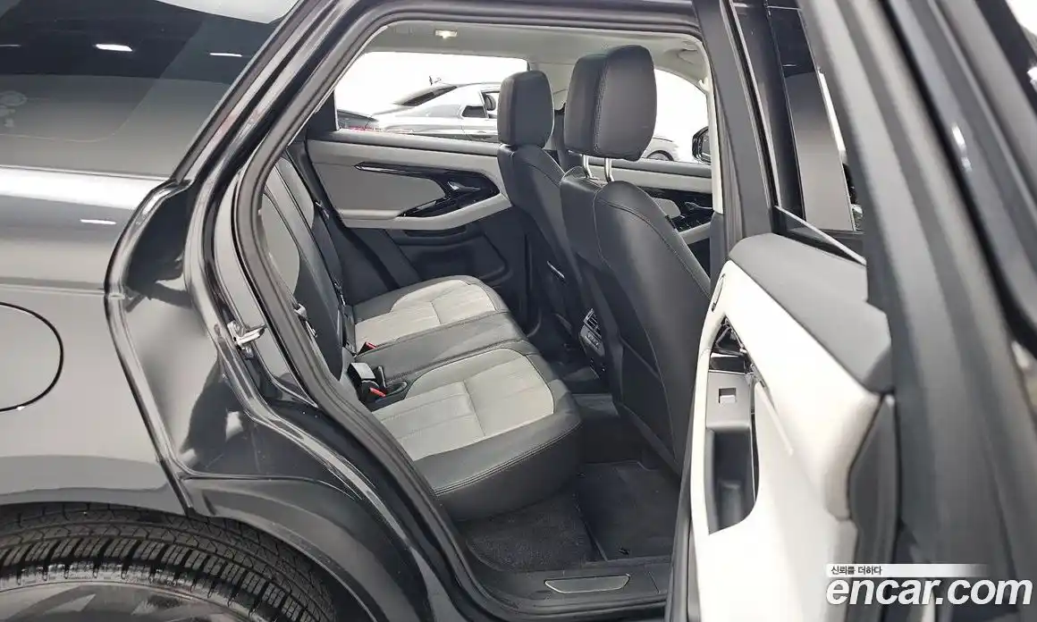 Land Rover Range-Rover Evoque 2024 2.0 Автомат в Москве № 165969, фото 5