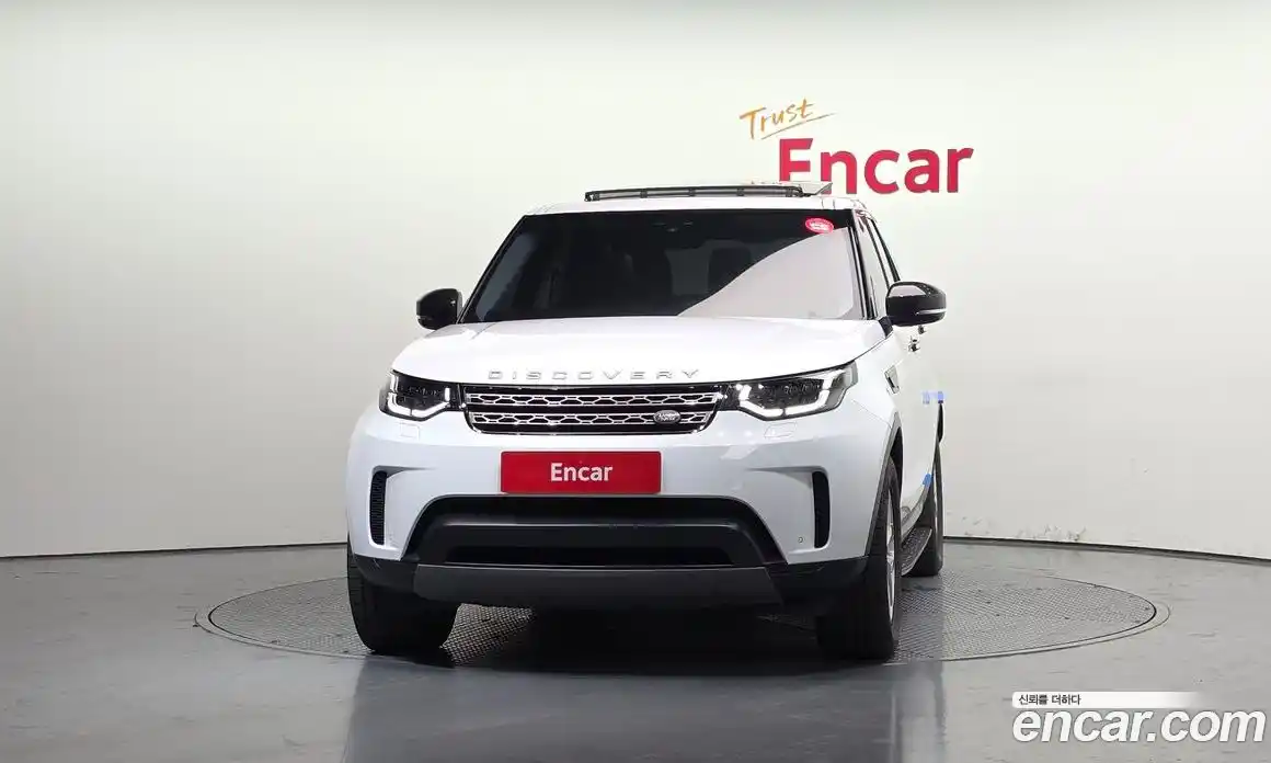 Land Rover Discovery 2018 2.0 Автомат в Москве № 166364, фото 1