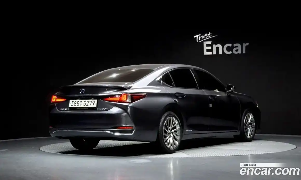 Lexus ES 2022 2.5 Автомат в Москве № 168212, фото 2