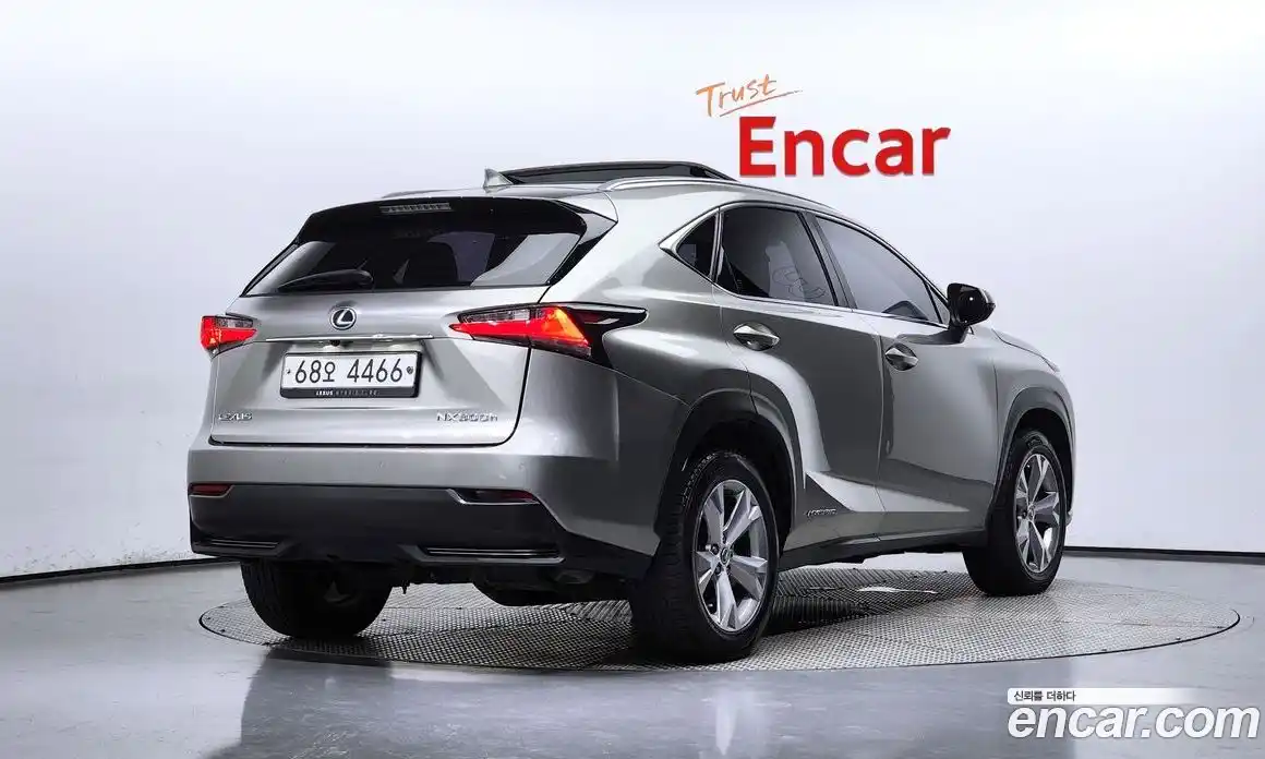 Lexus NX 2015 2.5 Автомат в Москве № 168310, фото 5