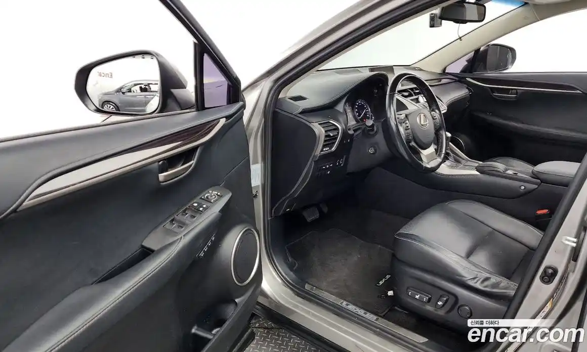 Lexus NX 2015 2.5 Автомат в Москве № 168310, фото 10